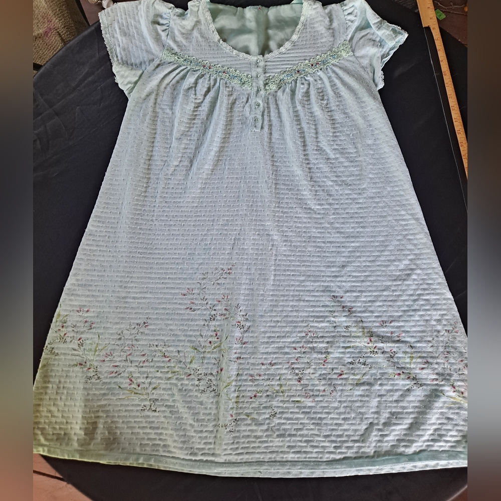 Source Unknown Light Blue Floral Nightgown